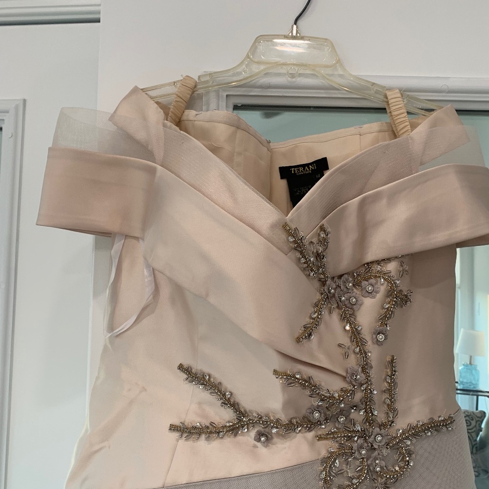 Gown - Picture 3 of 5